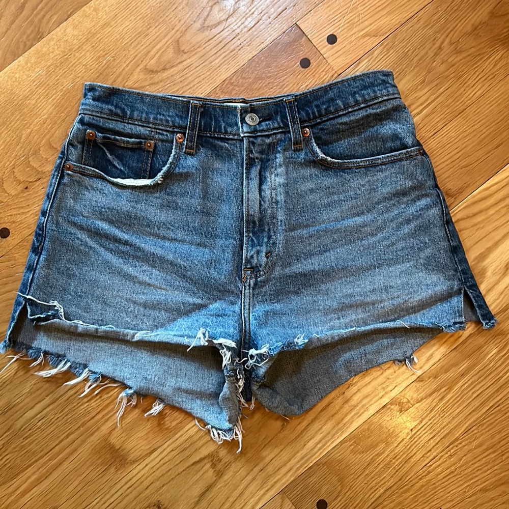 A&F The Mom Short